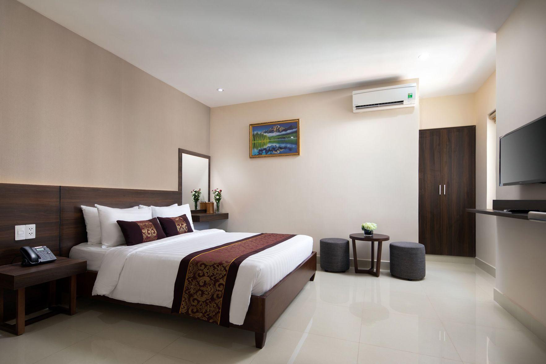 Superior, Triple, No Window، Nolis Hotel 2/3