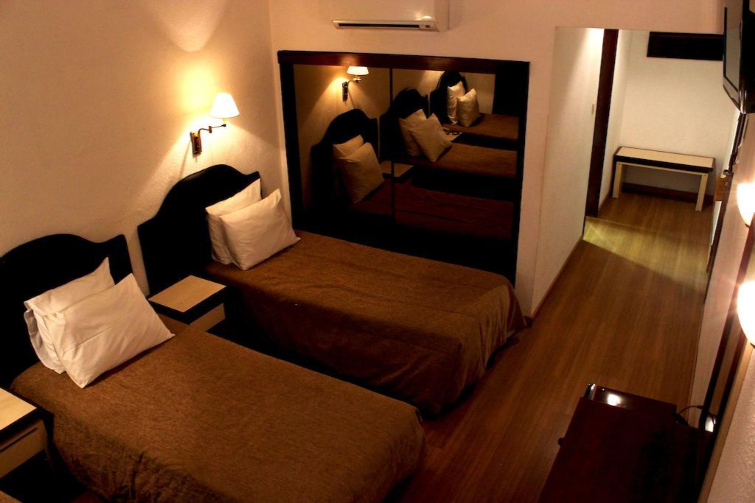Standard, Twin Beds