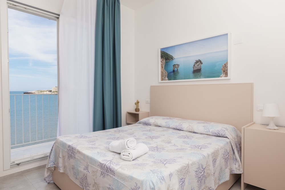 ROOM, DOUBLE BED, SEA VIEW