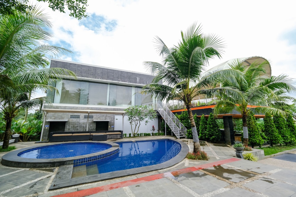 Pancur Gading Hotel and Resort 32/37