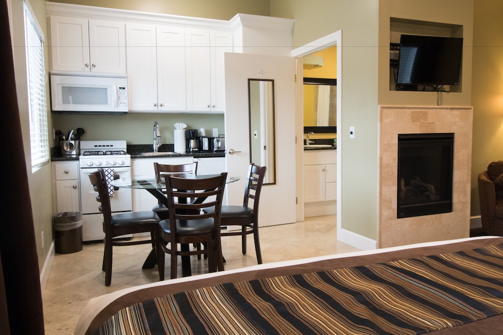 Monterey Peninsula Inn 48/63