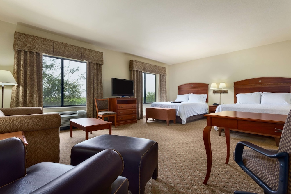 Hampton Inn & Suites Pharr, TX 29/52