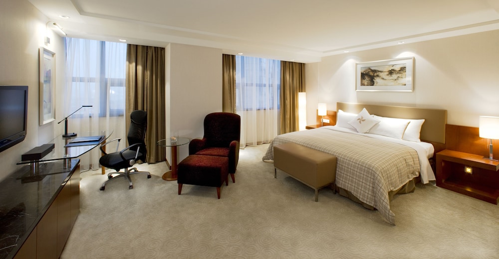 Merryland Traders Hotel 8/20