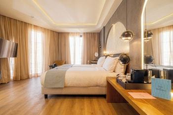 Deluxe, Twin Beds, Mosque View