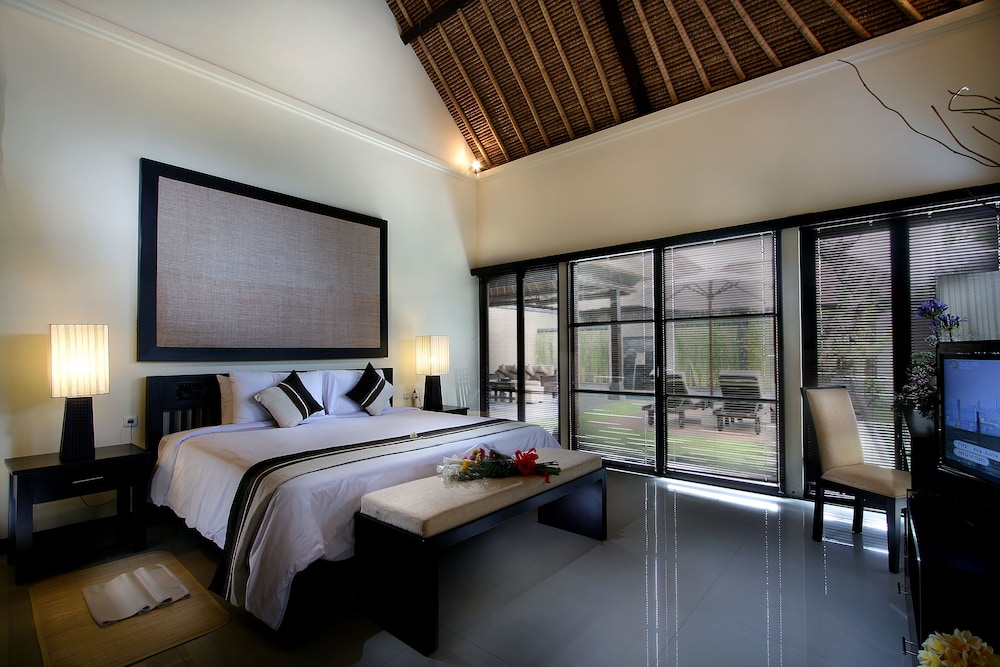 Bali Rich Luxury Villa 18/42