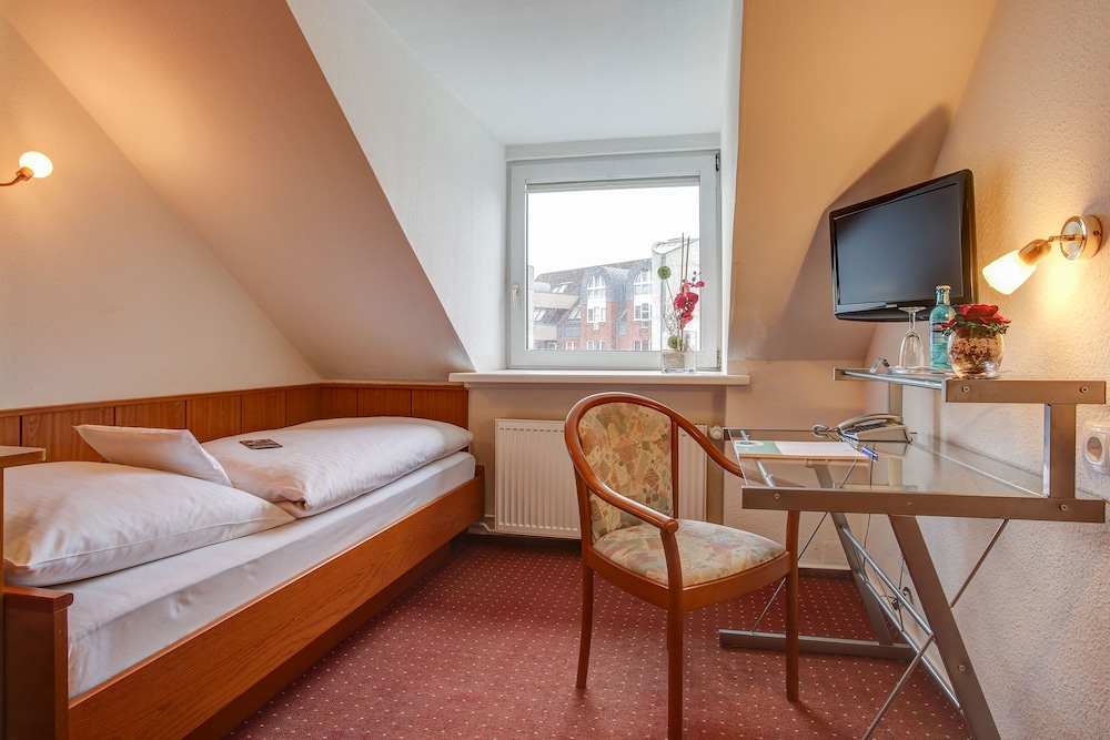 INA Hotel Consul 45/61
