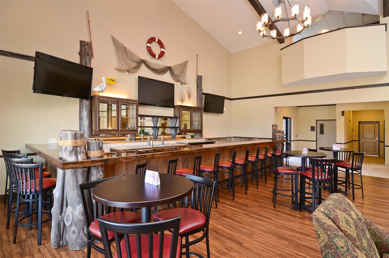 Best Western Plus Emory At Lake Fork Inn And Suites 33/42