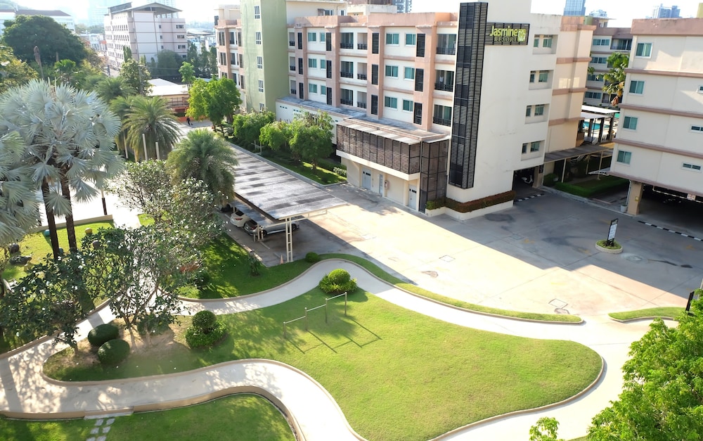 Jasmine Resort Hotel Serviced Apartment 46/50