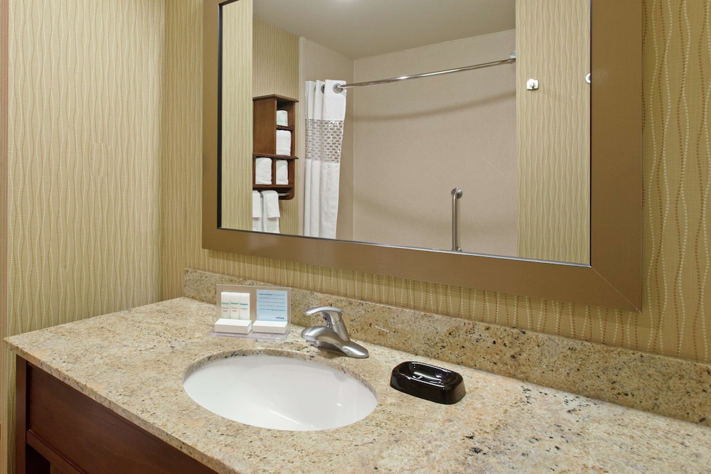 Hampton Inn and Suites Seattle-Airport/28th Ave 10/31