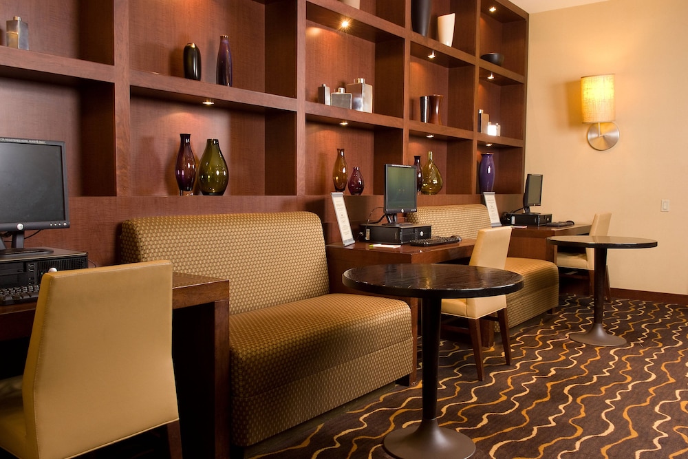 Courtyard By Marriott Los Angeles Sherman Oaks 20/34