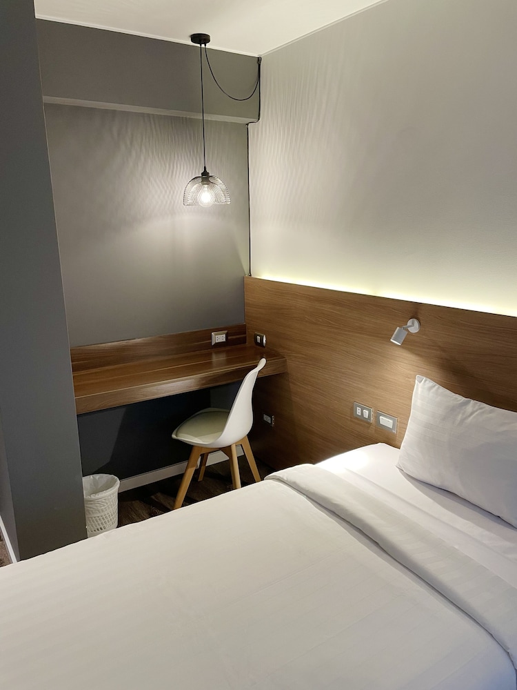 Habitat Hotel 9/39
