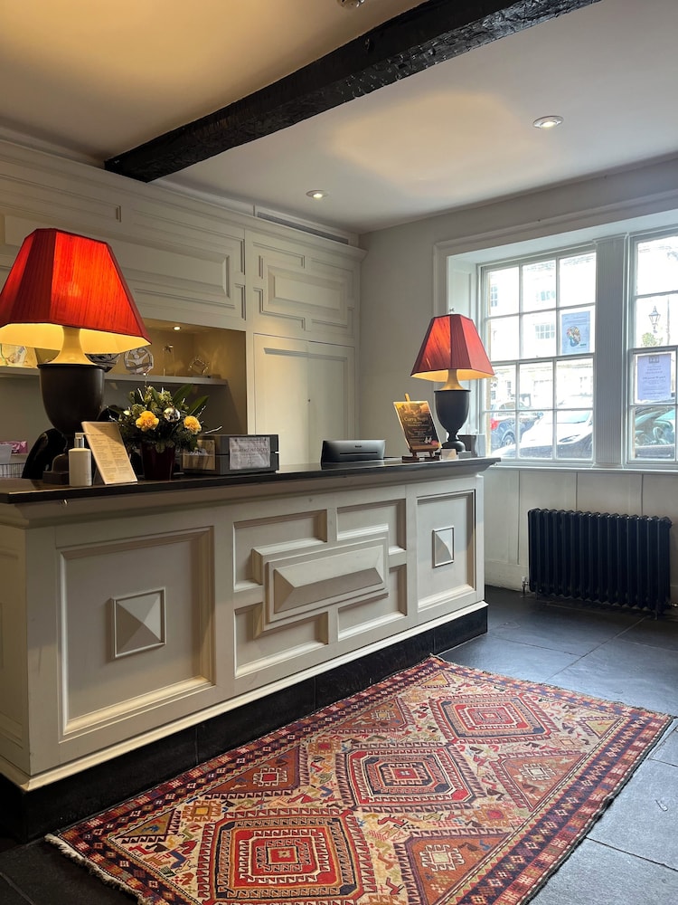 Noel Arms Hotel 3/49