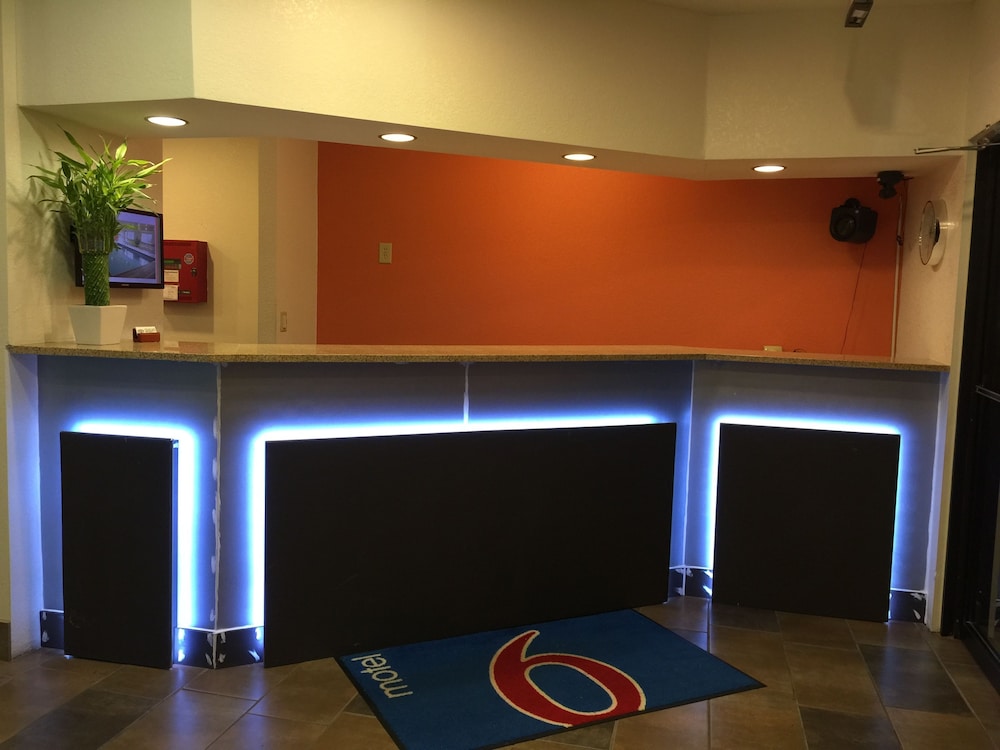 Lobby at Motel6 Anderson, IN - Indianapolis, ANDERSON - IN