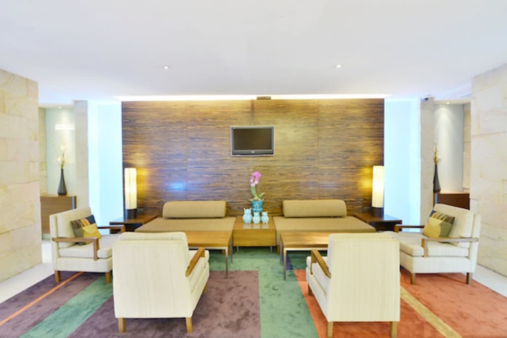 St James Hotel 30/50