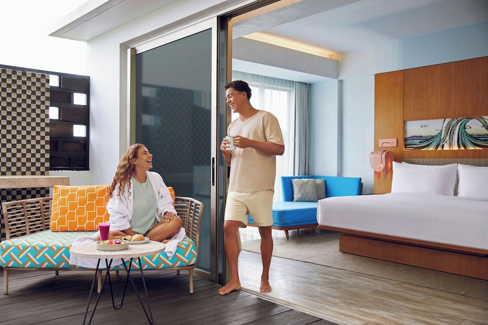 Aloft, Loft, King Bed، Aloft Bali Seminyak 4/8