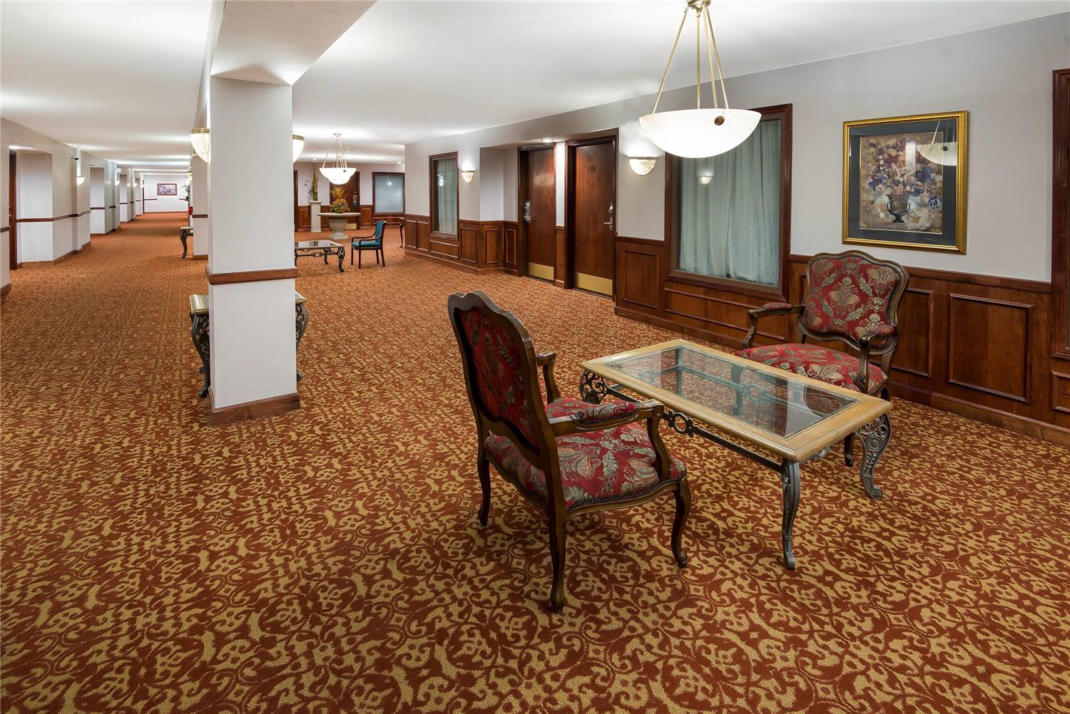 Quality Inn & Suites Cincinnati I-275 22/26