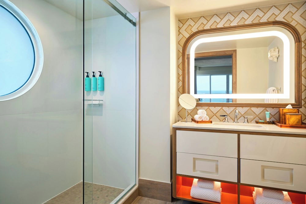 جناح جونيور ركني بسرير كينج بإطلالة على المدينة بشرفة، Royal Palm South Beach Miami, a Tribute Portfolio Resort 6/8