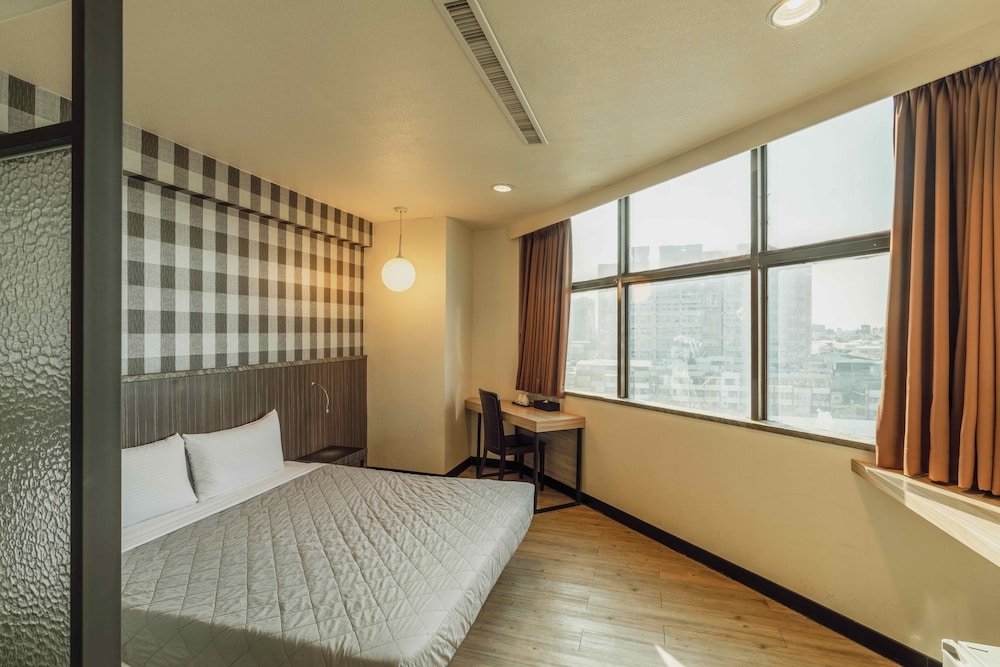 Hwa Nan Hotel 23/70