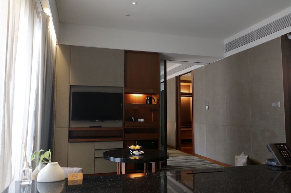 HANSAR BANGKOK 57/83
