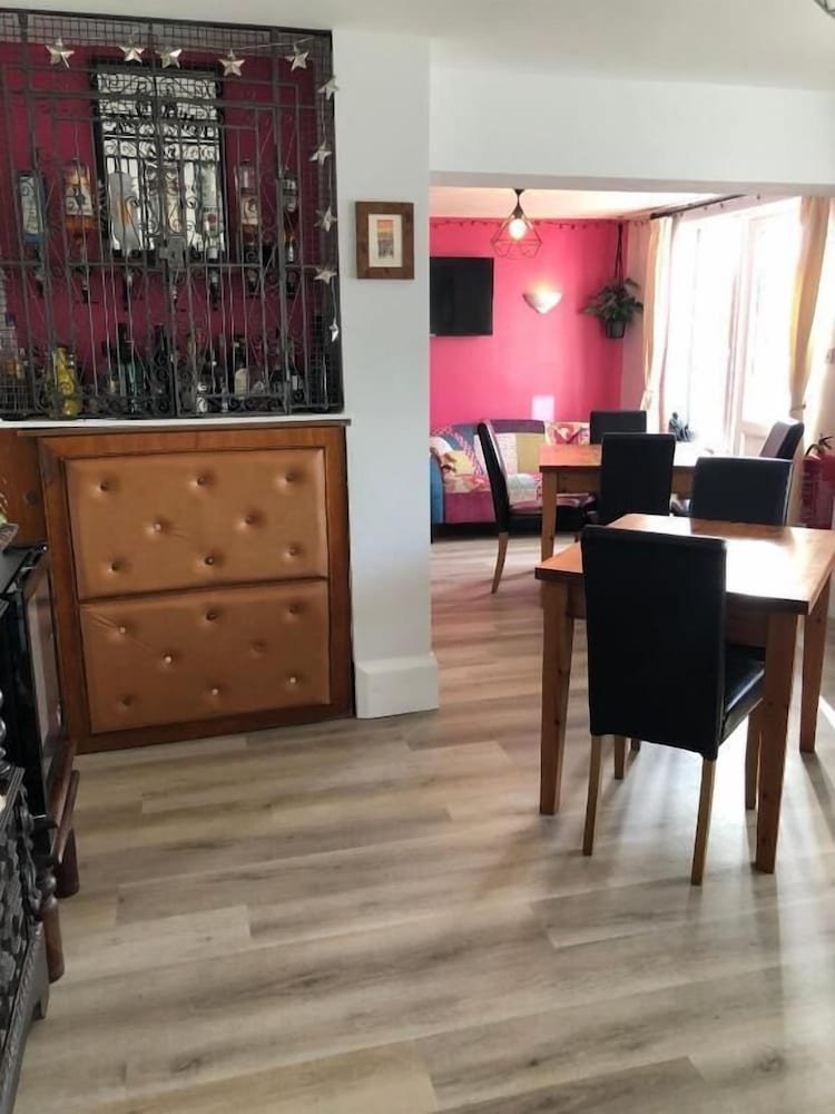 High Ways House 24/44