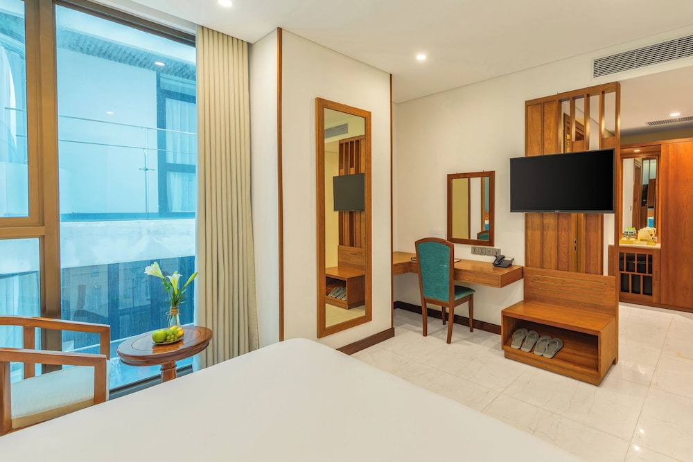غرفة ديلوكس بسرير كينج، Mandila Beach Hotel Danang 7/10