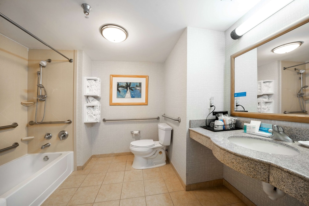 Hampton Inn Suites Madera 27/47