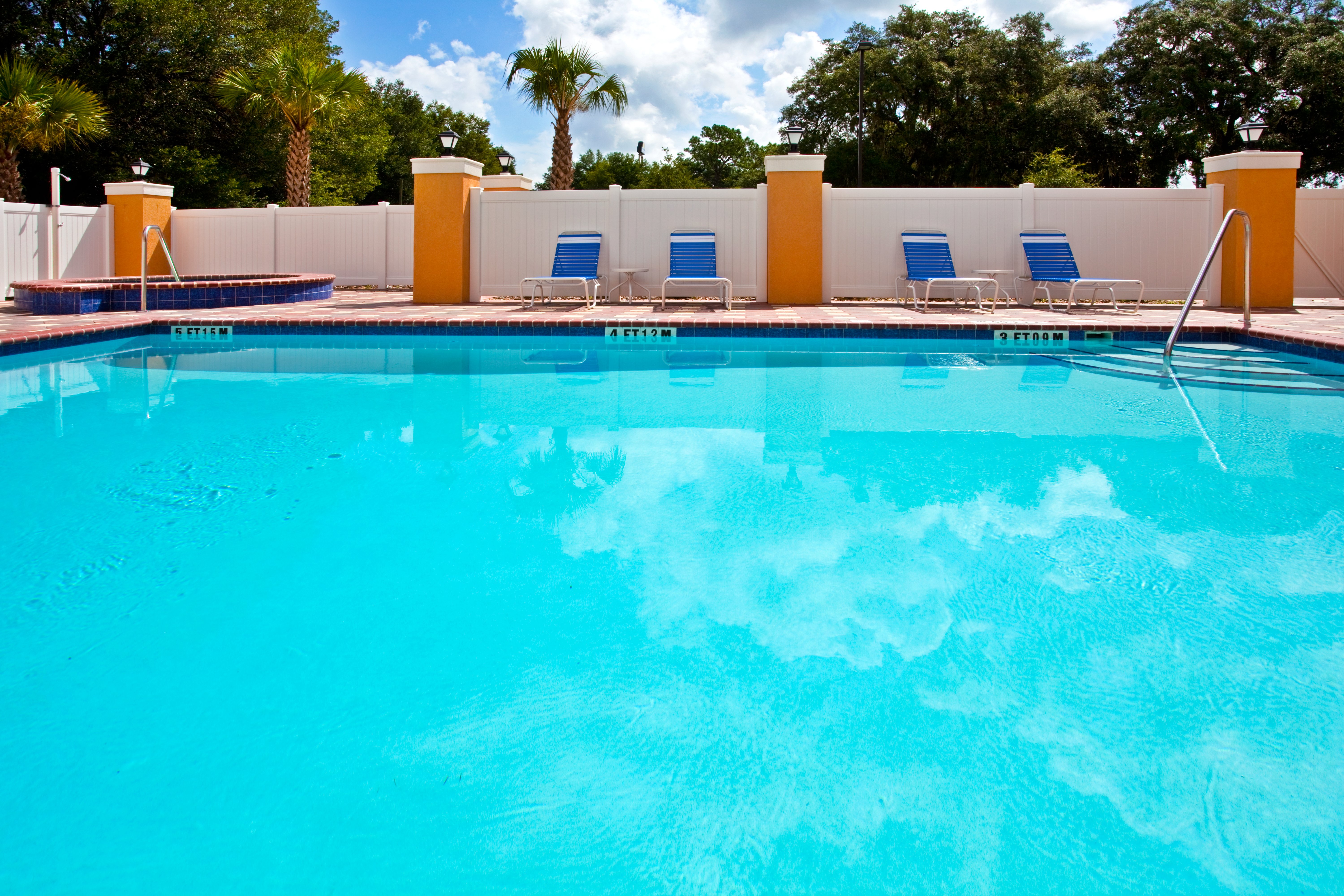 Holiday Inn Express Hotel & Suites Brooksville-I-75 35/50