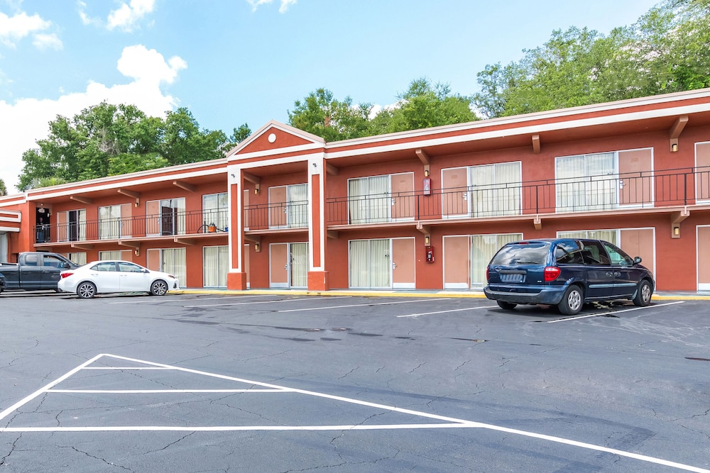 OYO Hotel Mustang Silverspring FL 6/33