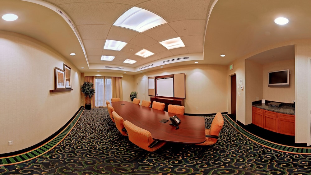 SpringHill Suites Lancaster Palmdale 33/34