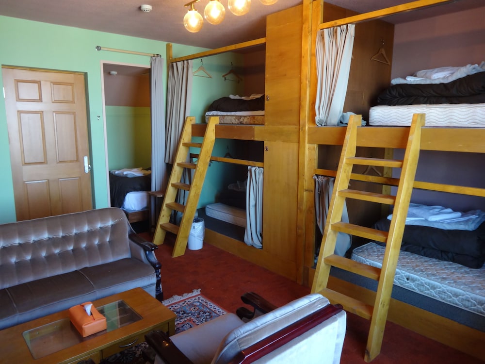 Little Barrel Guest House - Hostel 62/81