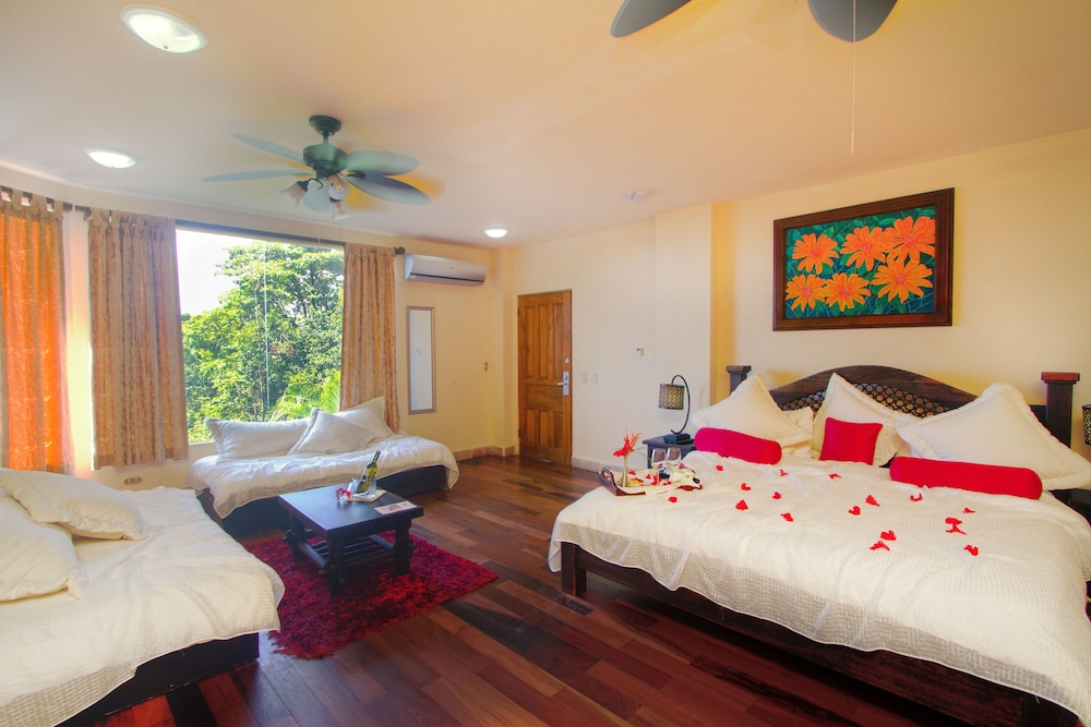 Issimo Suites Boutique Hotel Spa Adults Only 12/71