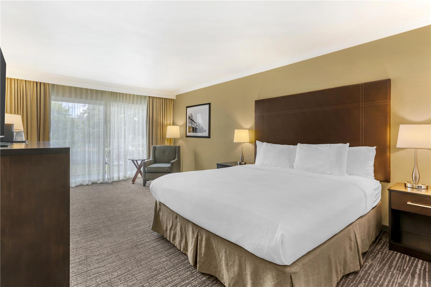 Best Western Plus Garden Court Inn 13/54