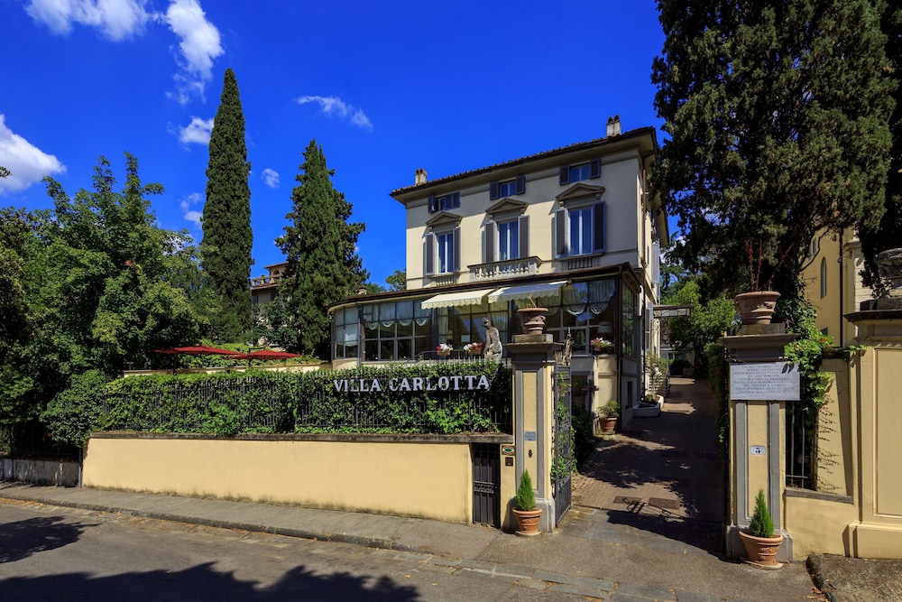 Villa Carlotta 51/56