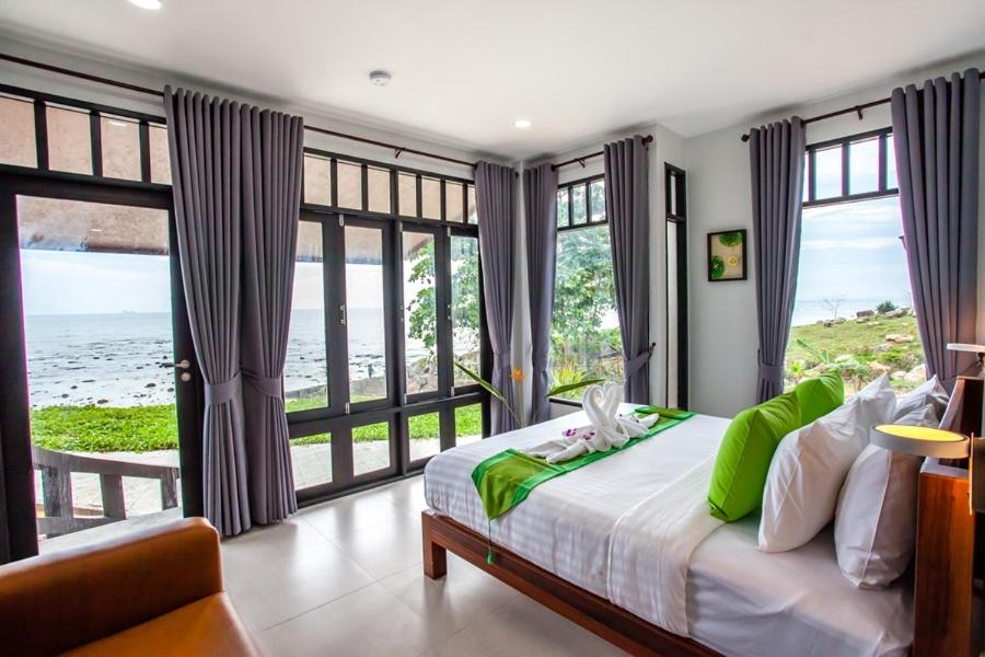 Villa, Queen Bed, Sea Front، Lanta Corner Resort 2/3