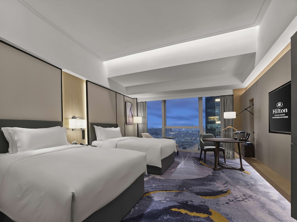 EXECUTIVE, TWIN BEDS