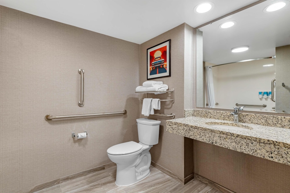 Drury Inn and Suites Joplin 49/50