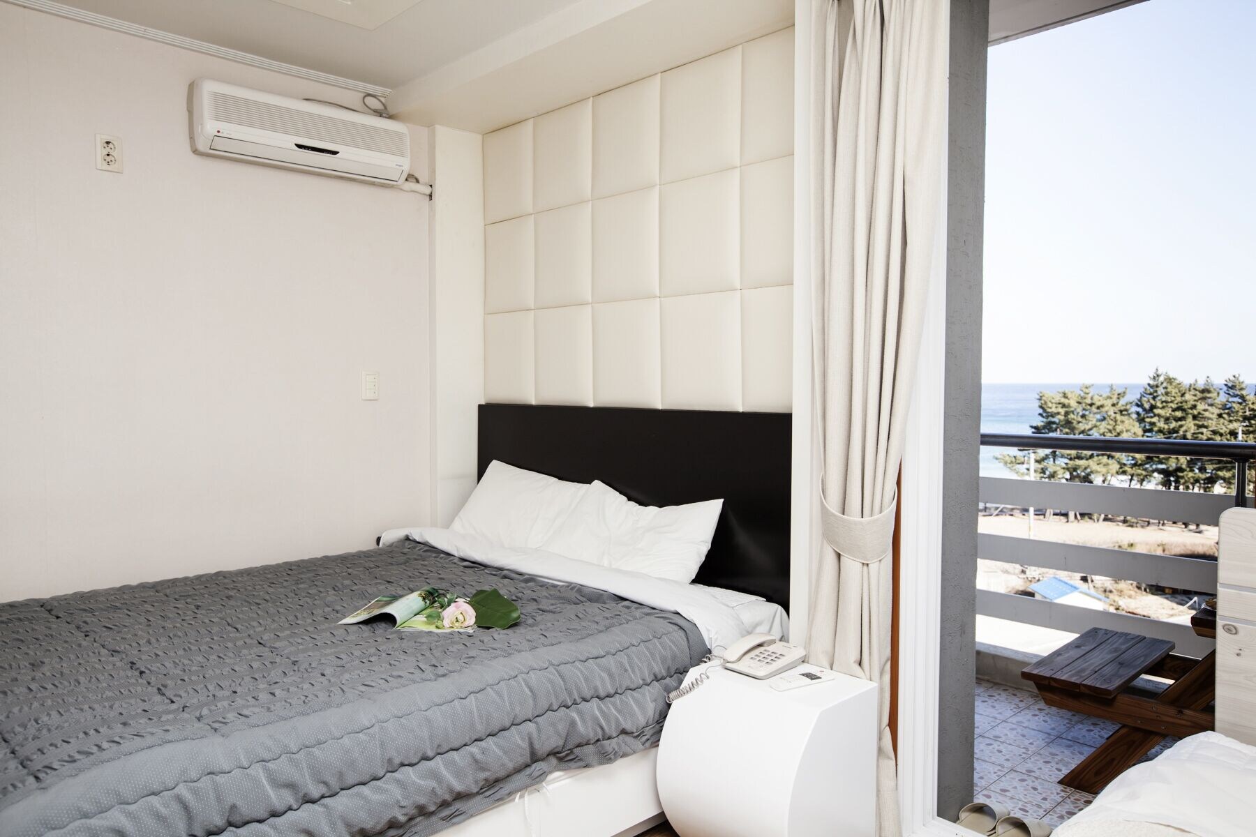 STANDARD, TWIN BEDS, OCEAN VIEW