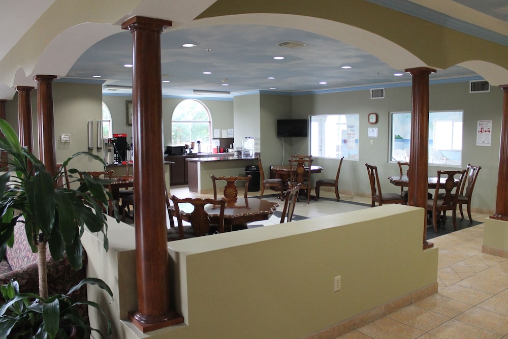 Baymont by Wyndham Texas City 52/59