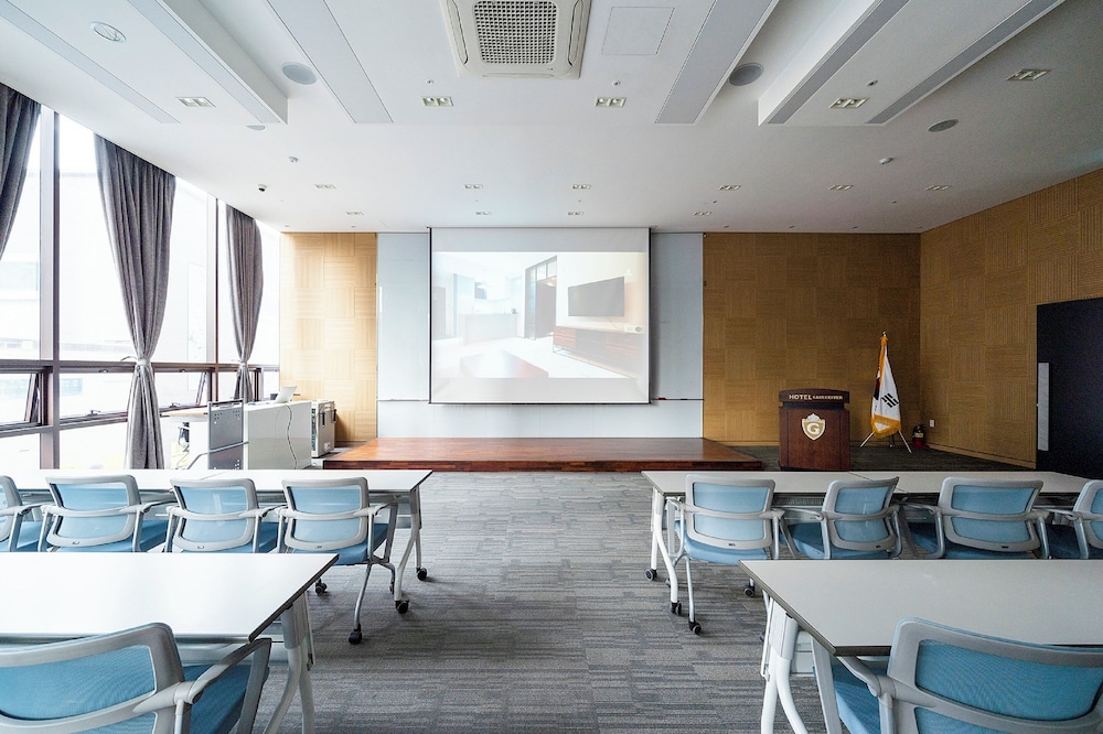 Gloucester Hotel Cheongju 33/37