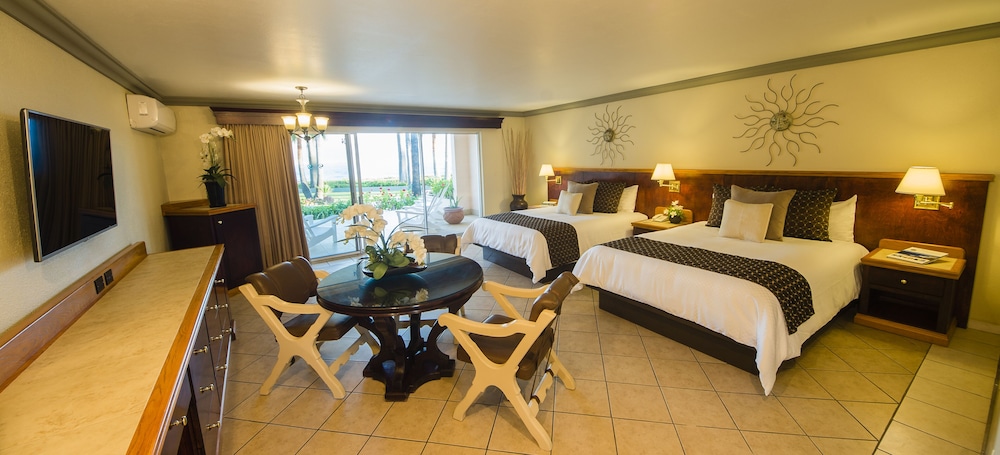 Estero Beach Hotel & Resort 20/70