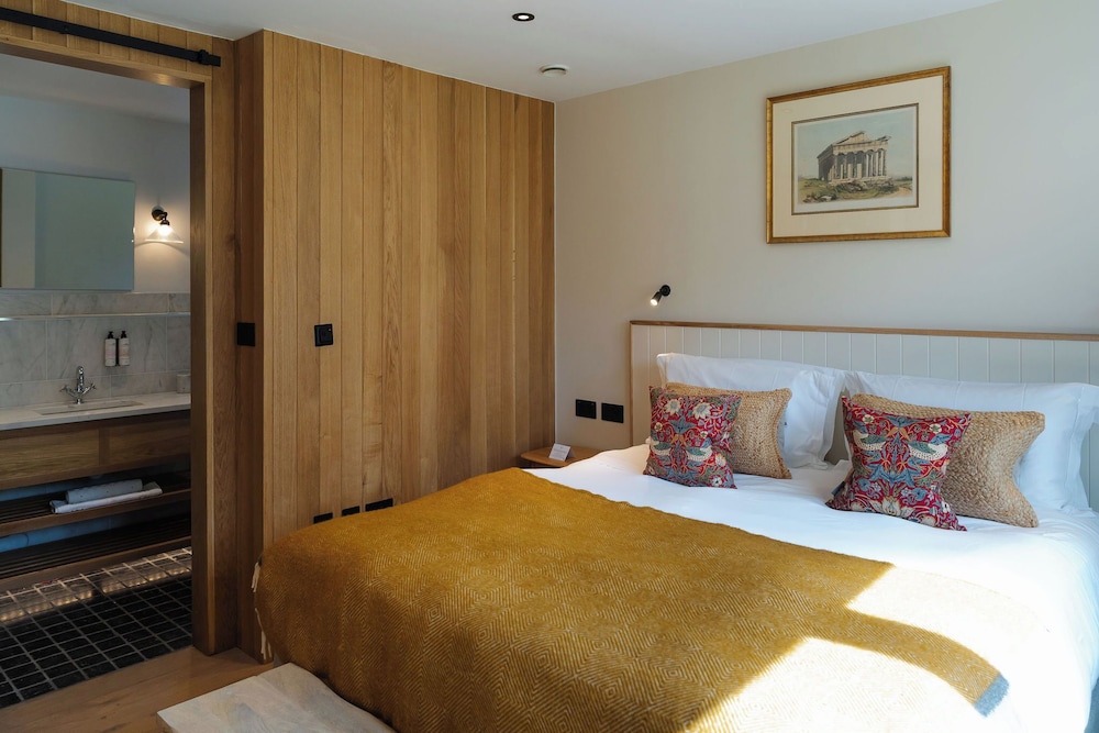 2 Bedrooms, Grand, Cottage, 2 Double Beds