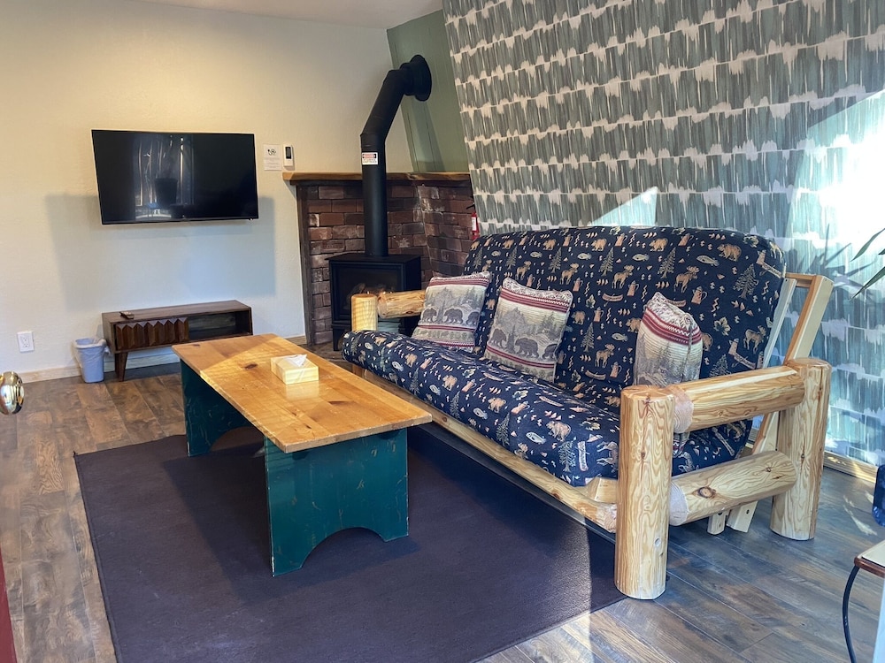 Cinnamon Bear Inn 53/80