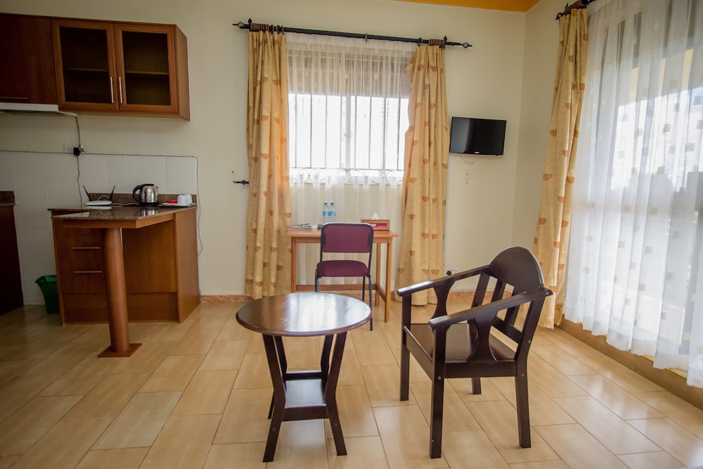 Askay Hotel Suites Entebbe 25/43