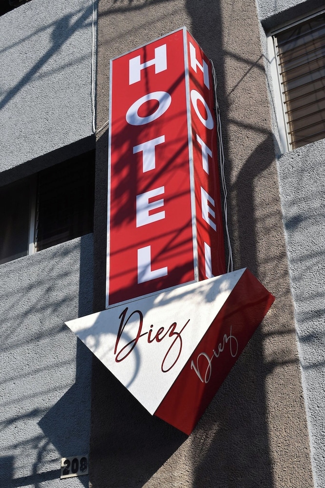 Capital O Hotel Diez 40/48