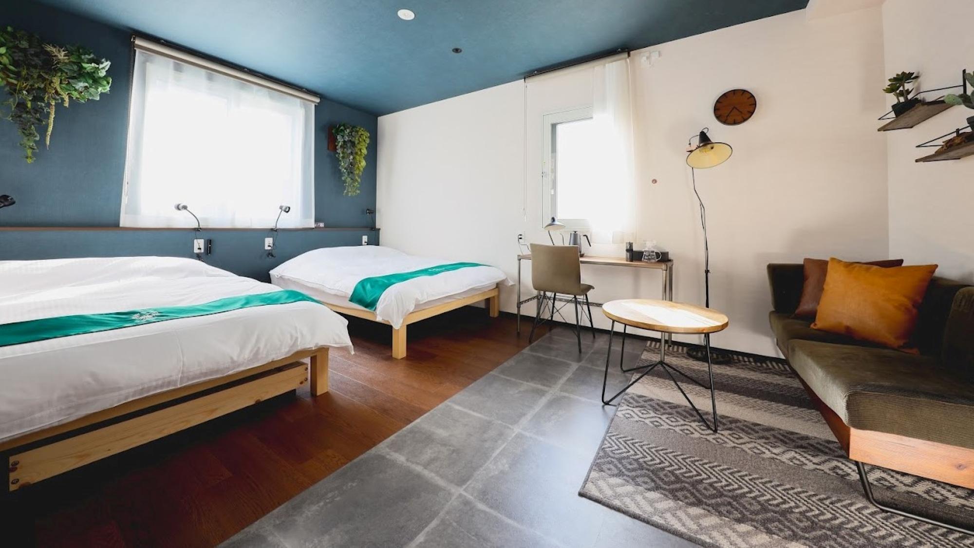 Mini, Twin Beds, Kitchen, Bathtub, Annex