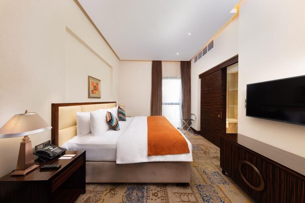 فندق ورويك الخبر(Warwick Al Khobar Hotel) 20/75