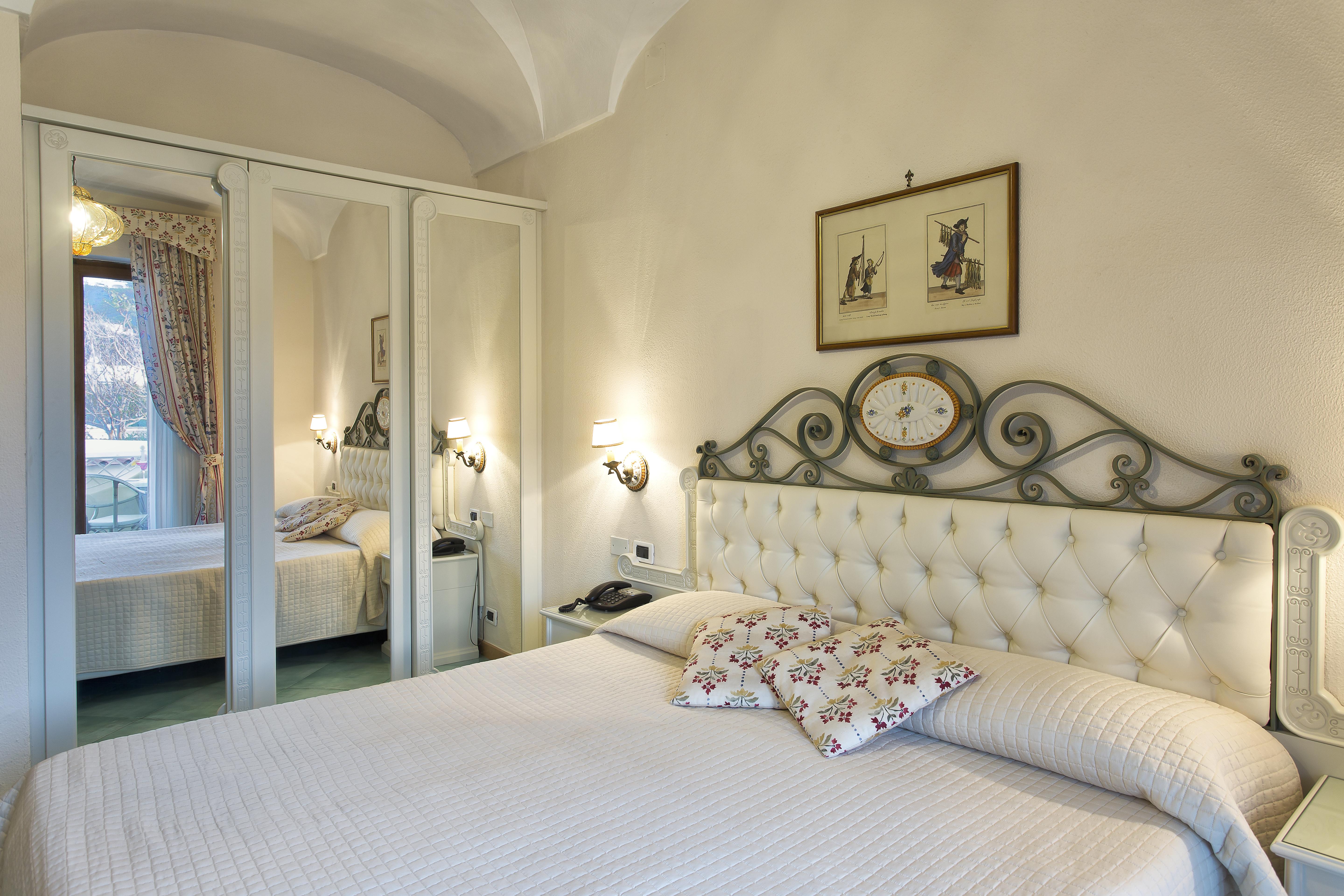 Standard, Double Bed, Side Sea View, Balcony or Terrace