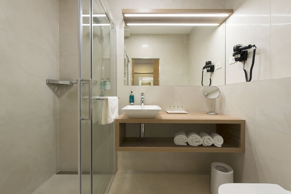 Ahotel Ljubljana 29/31
