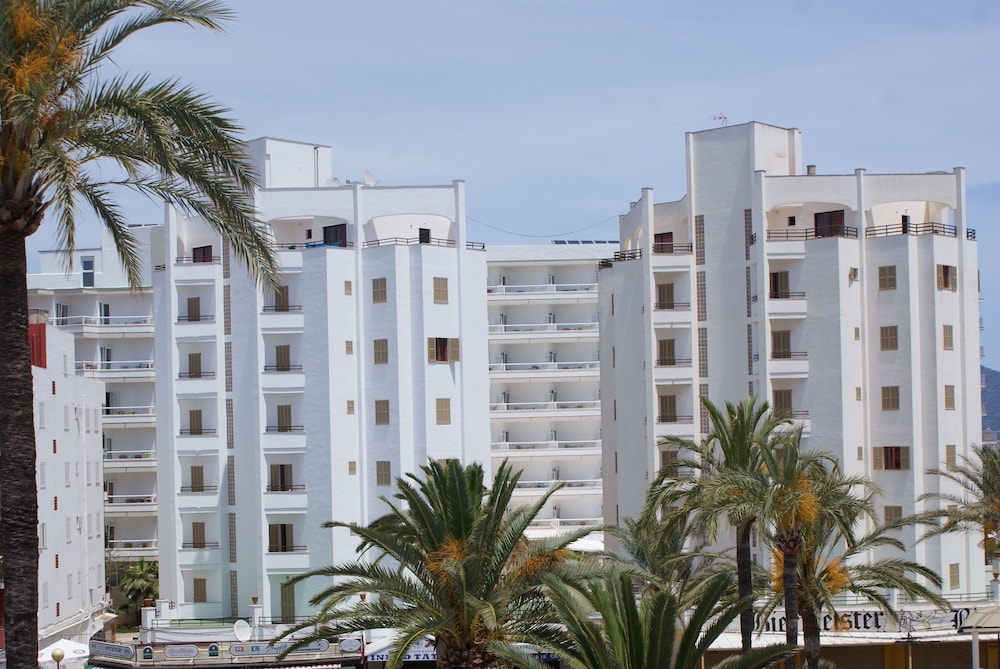 R2 Cala Millor Beach Apartment 4/50