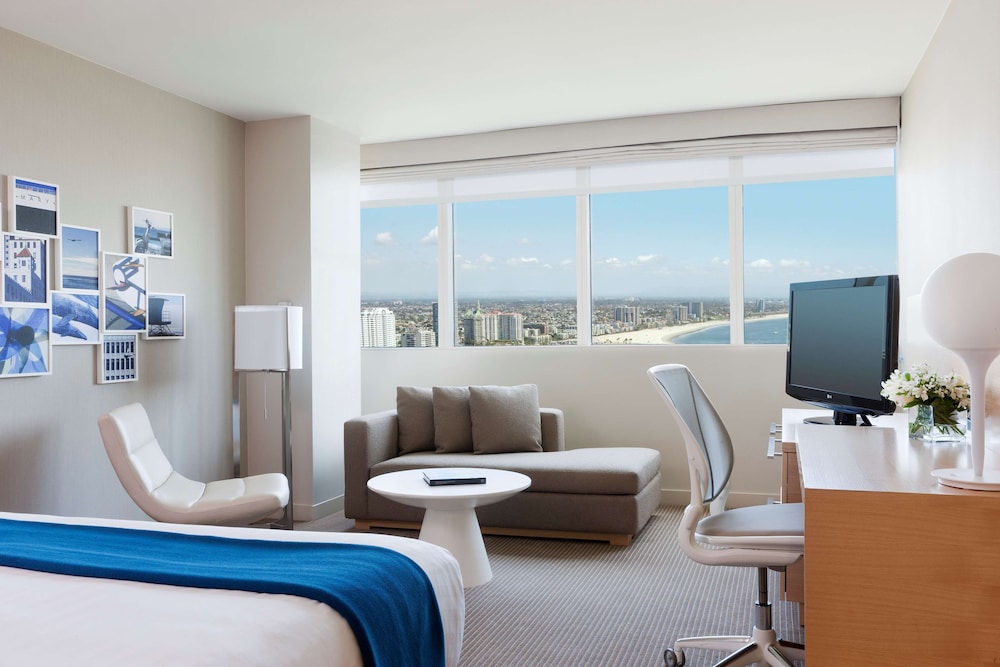 Hyatt Regency Long Beach 50/75
